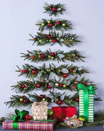 Árbol de Navidad montado en la pared… con vídeo DIY – ¡Que bella idea!